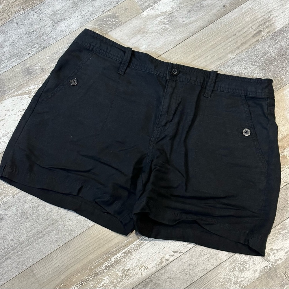Women’s Black Calvin Klein Shorts - Size 8